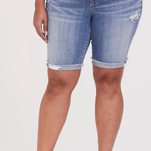 NWOT torrid distressed Bermuda shorts light wash